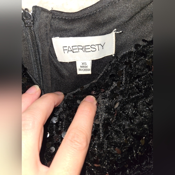 Faeriesty gown. Size XS. Black sequined. Tulle surrounding empress waist - Picture 7 of 13